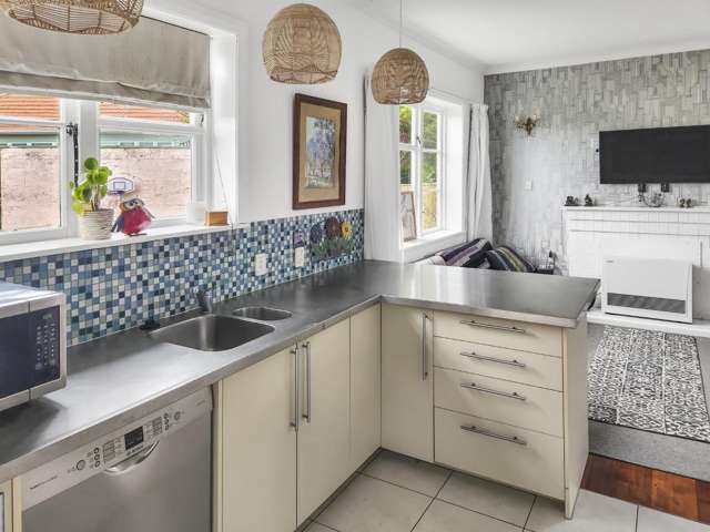 1 Tyndall Street 1369_1