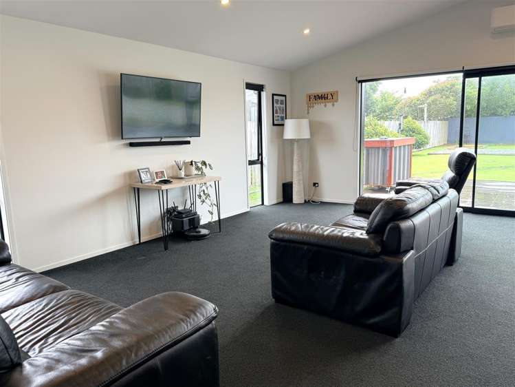 64 Blake Street Blaketown_5