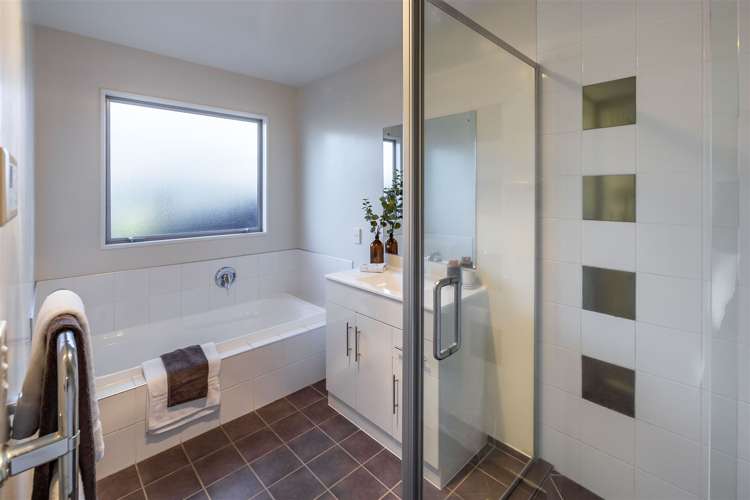 15 Riverwood Boulevard Redwood_23