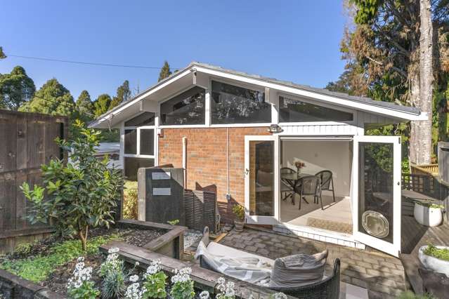 Mid Century Mod |Titirangi Vibes