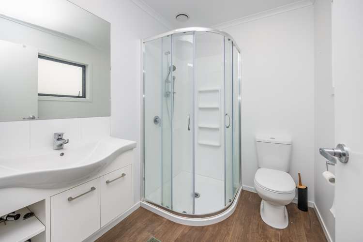 4/8 Keitha Place Glenview_18