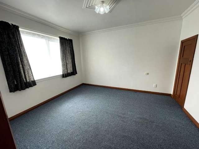 87 Whites Line East 1369_4