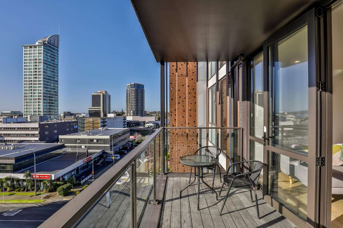 502/10 Auburn Street_5