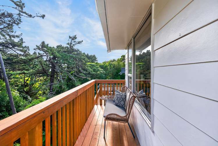 8 Cyril Way Paparangi_1