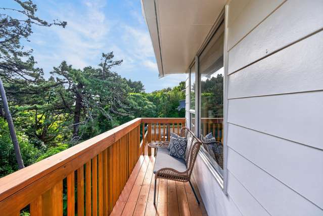 8 Cyril Way Paparangi_1