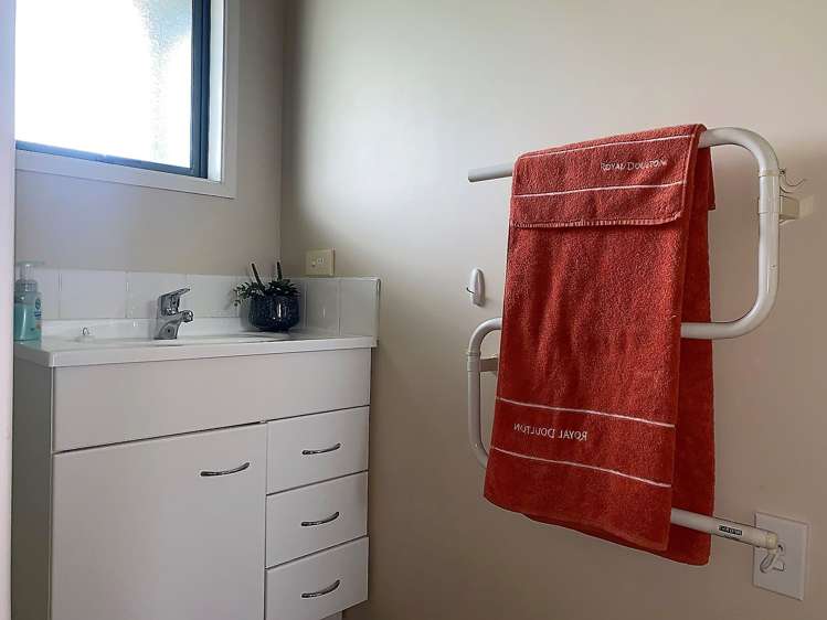 13 Tasman Street Opunake_12