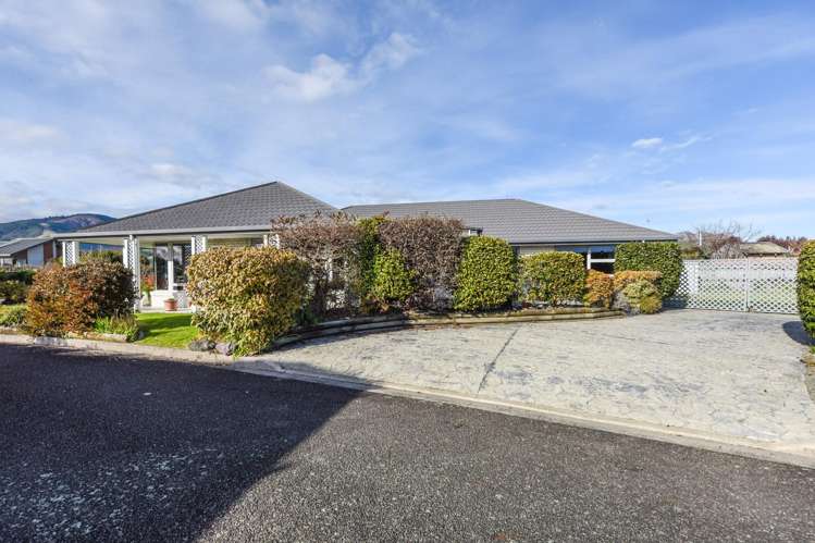 19 Stead Crescent Stoke_4