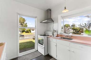 2/139 Clovelly Road_3