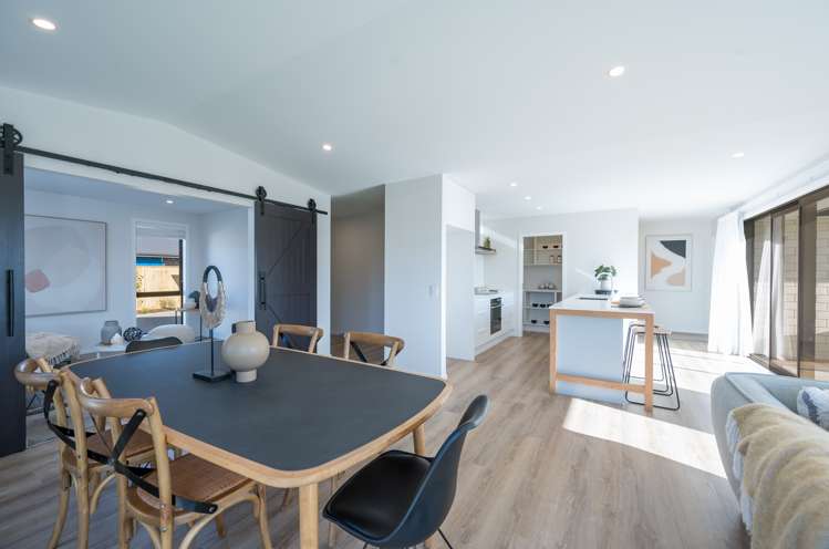 10 Lampton Street Richmond_11