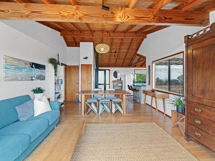 16 Pendrell Road Piha_2