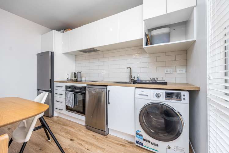 313/10 Flower Street Eden Terrace_6