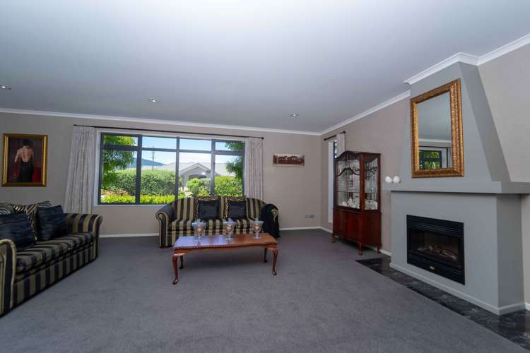 108 Aldinga Avenue Stoke_5