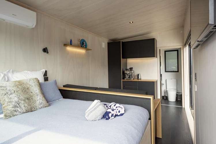 21 & 21a Beach Valley Road Piha_40