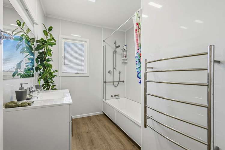 48 Youngs Road Papakura_13