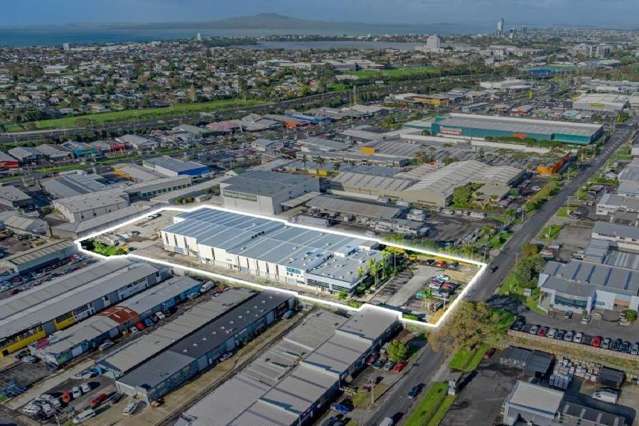 Savills | Versatile Wairau Warehouse (5x Options)