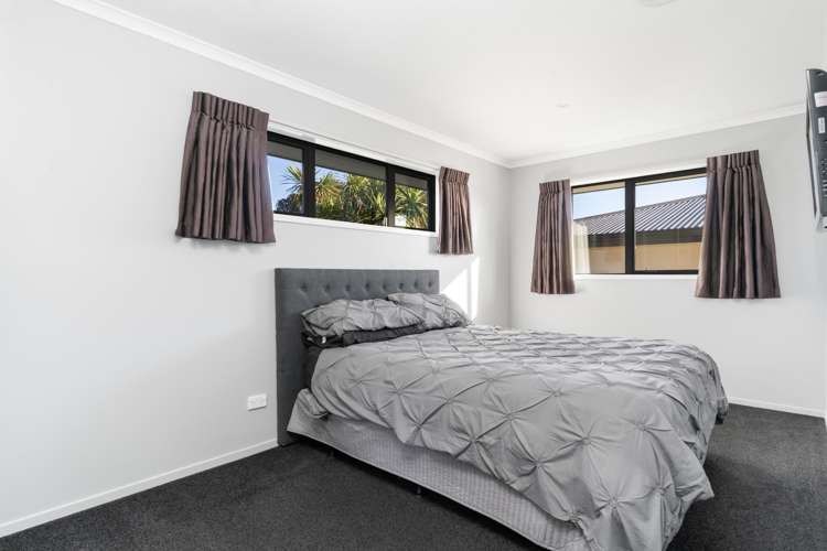 14 Farnborough Street Aranui_16