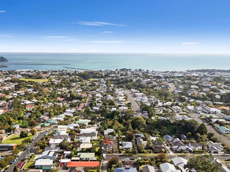 2/14 Burns Street Westown_32