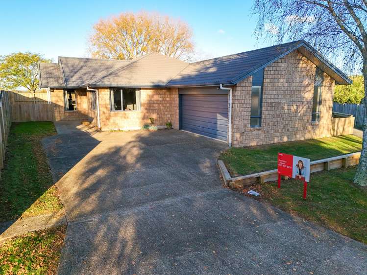 13 Bishopsworth Way Huntington_19