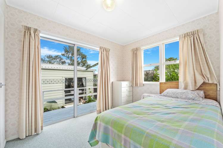 7 Joydon Place Stanmore Bay_16