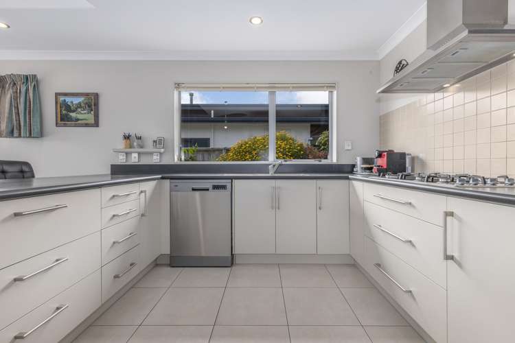 81 The Drive Paraparaumu Beach_11