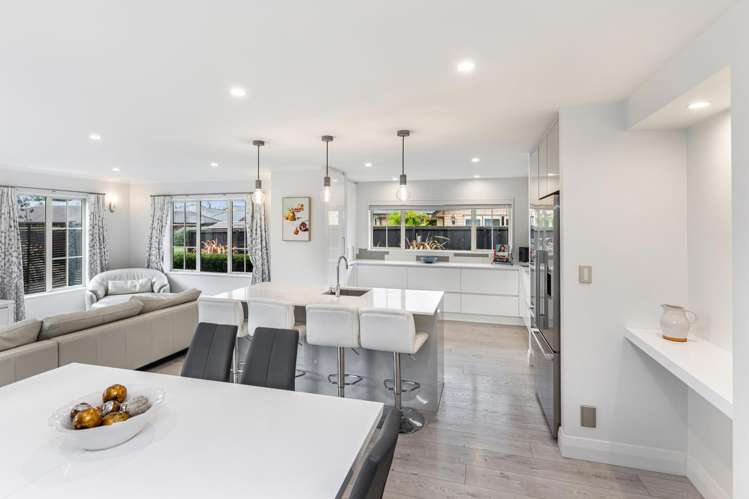 9 Strathmore Gardens Burwood_11