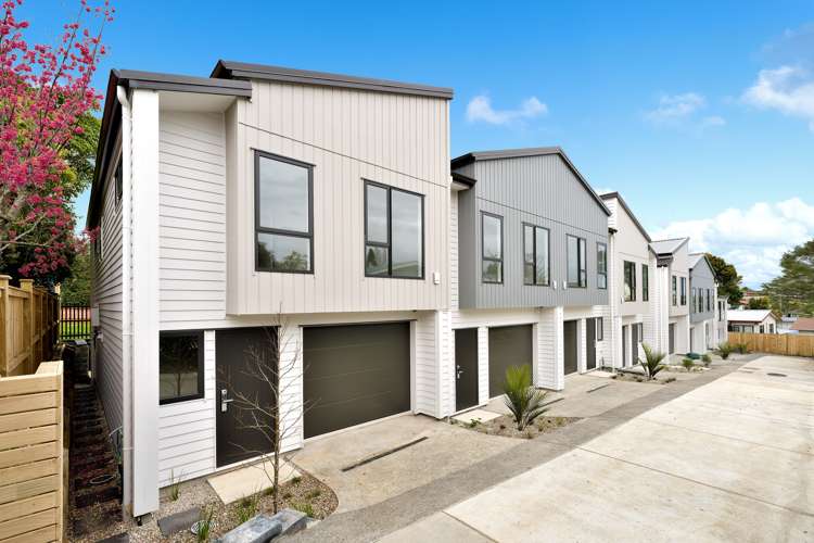 8/30A Tirimoana Road Te Atatu South_17