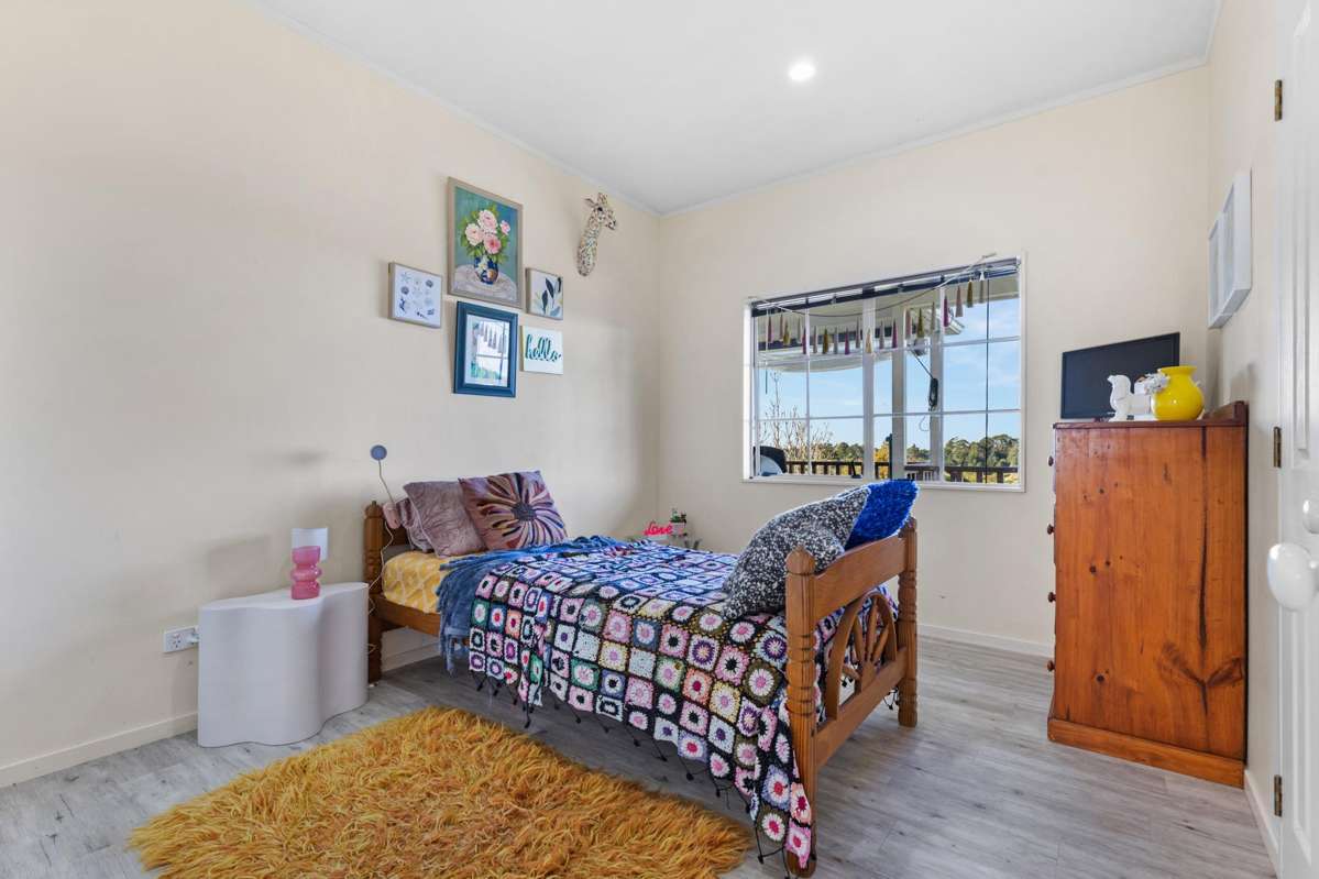 23 Waitakere Road_4
