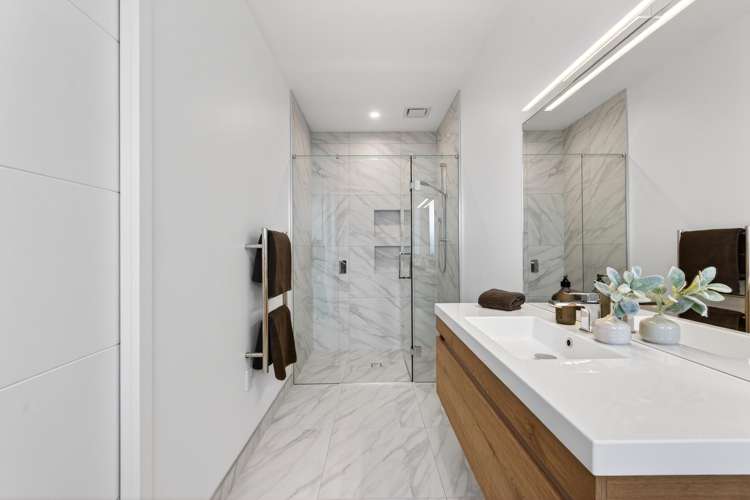 7 Annie Aranui Drive, Mission Hills Poraiti_24