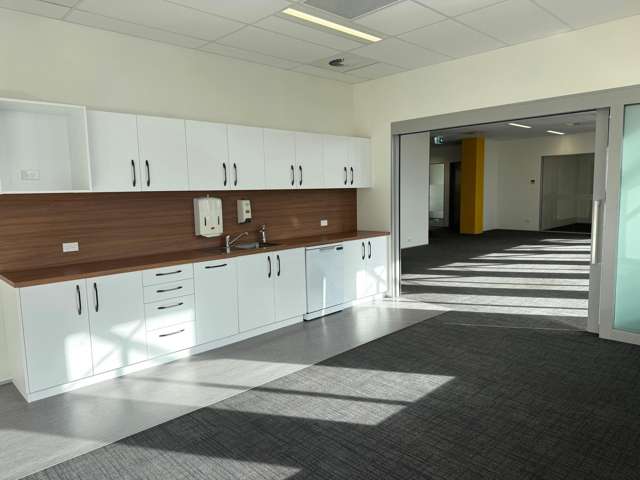 Level 2A/586 Victoria Street Hamilton Central_2