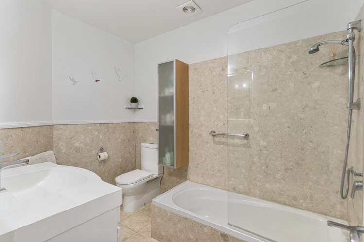 5/99 Mokoia Road Birkenhead_16