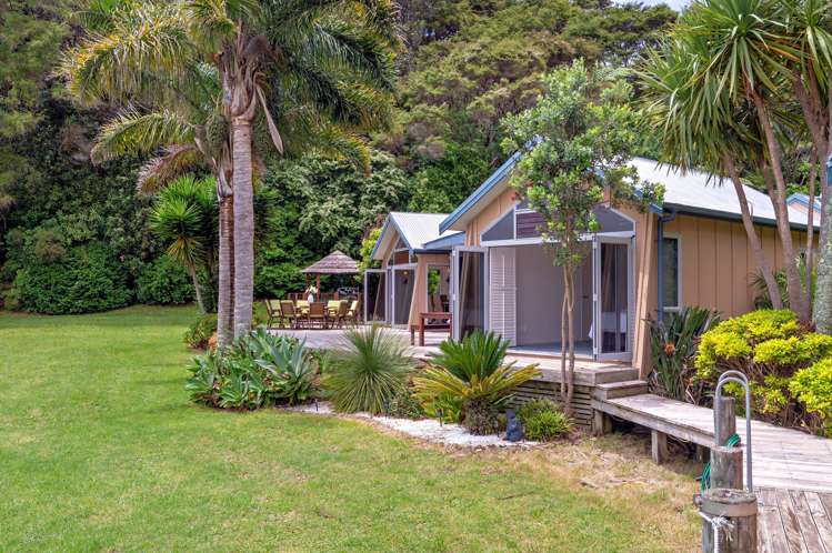 1 Ohakana Is Whakatane Surrounds_18