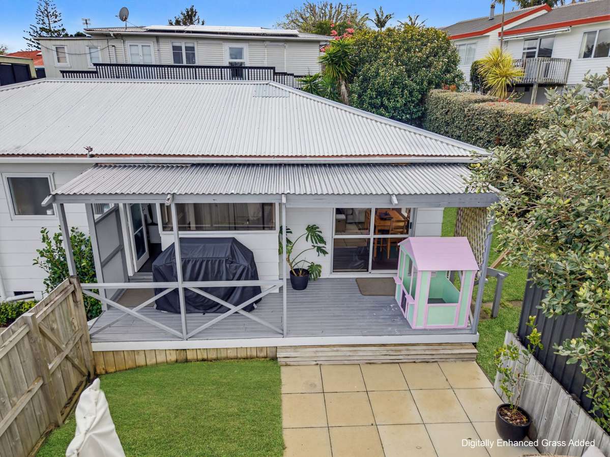 2/11 Longreach Drive_3