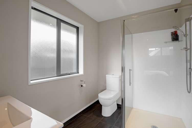 5b Malory Way Rolleston_15