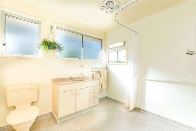 42 Tui Glen Road Birkenhead_14