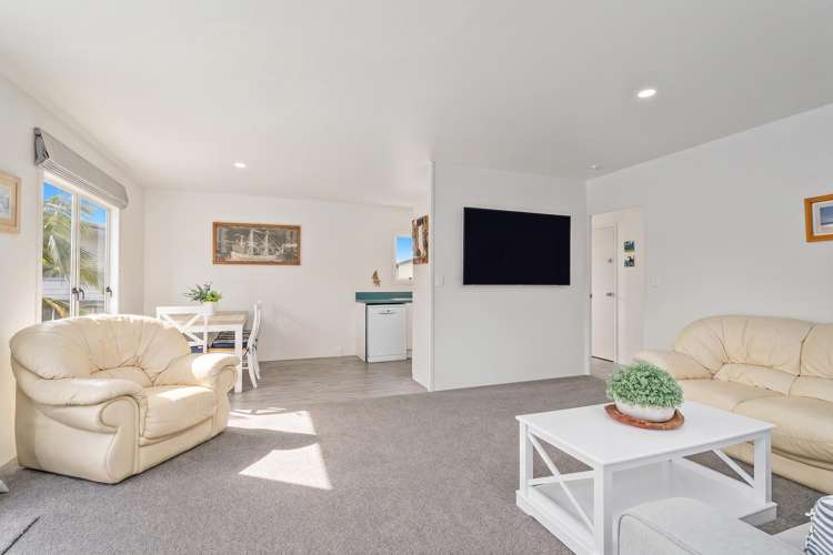 11 Martin Place Cooks Beach_7
