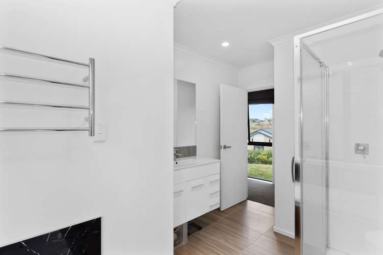 15 Blackwood Crescent Glenview_7