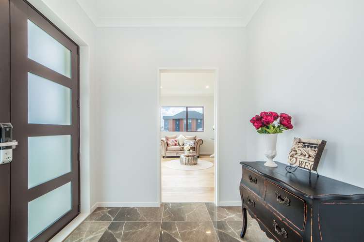 84 Donegal Park Drive Flat Bush_5