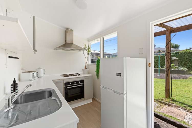 10 Edgerton Road Te Atatu Peninsula_26