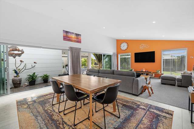 6 Fred Carr Place One Tree Point_2