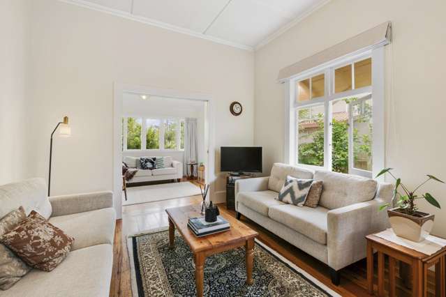 6 Valley Road Northcote_3