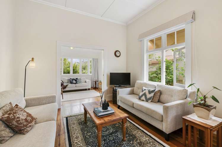 6 Valley Road Northcote_3