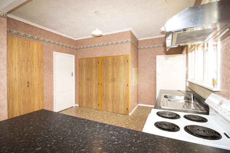 204 High Street South Carterton_9
