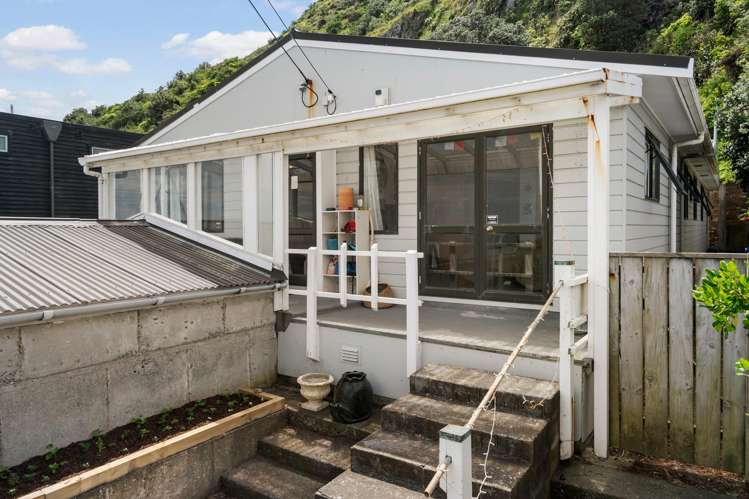 392 The Esplanade Island Bay_1