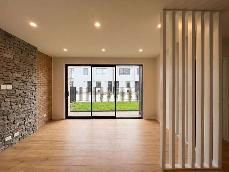 7/1 Scott Road 10695_3