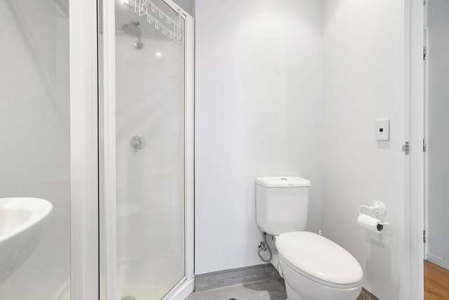 3B/8 Scotia Place 10015_3