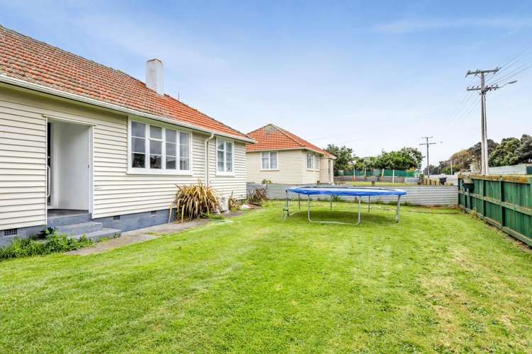 179 Egmont Street Patea_15