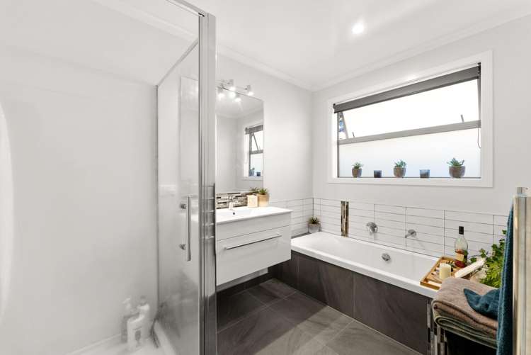 210 Waikite Road Welcome Bay_13