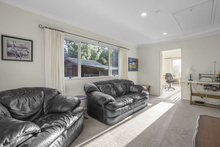 34 Pencarrow Crescent Wainuiomata_16