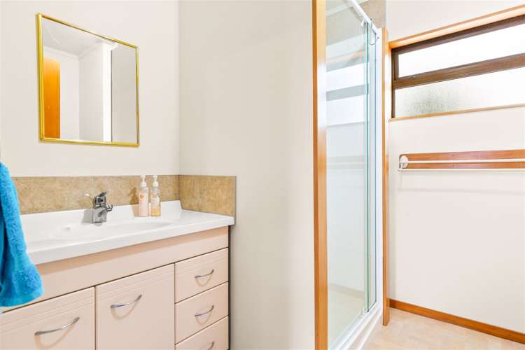 102 Beach Road Te Atatu Peninsula_11