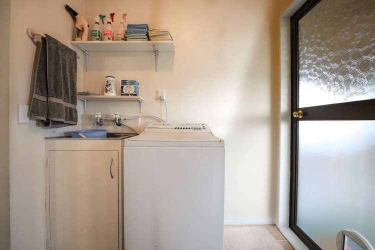 2/153 Spa Road Taupo_13